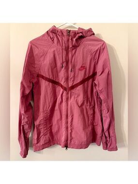 Nike Sports Tech Windrunner jacket in mauve- size medium /rare in nice condition
